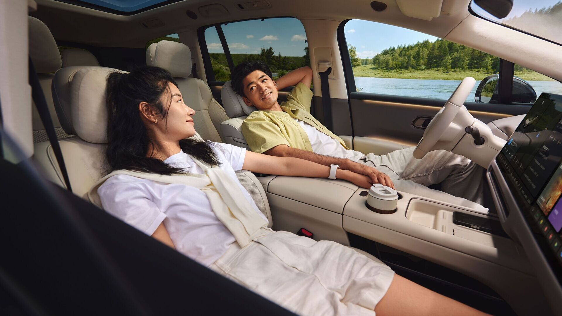 Reclining seats Lixiang i8