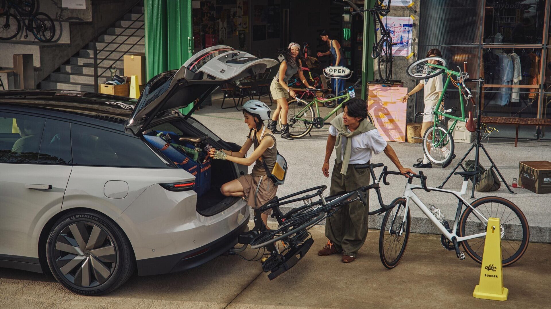 Convenient trunk Li i6