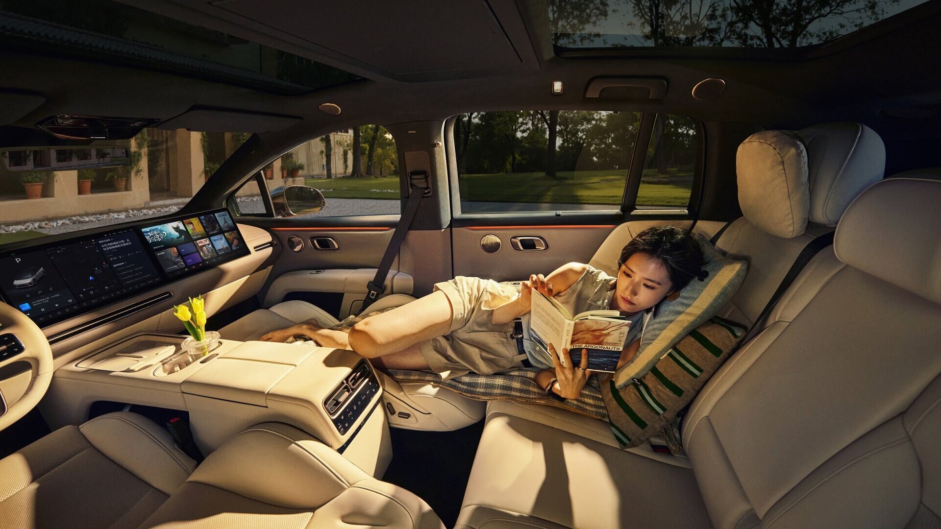 Silent interior Li i6