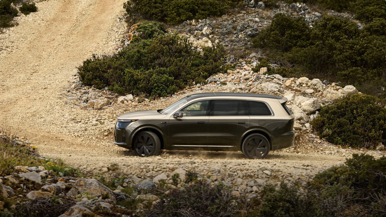 Off-road driving Li L9 2026