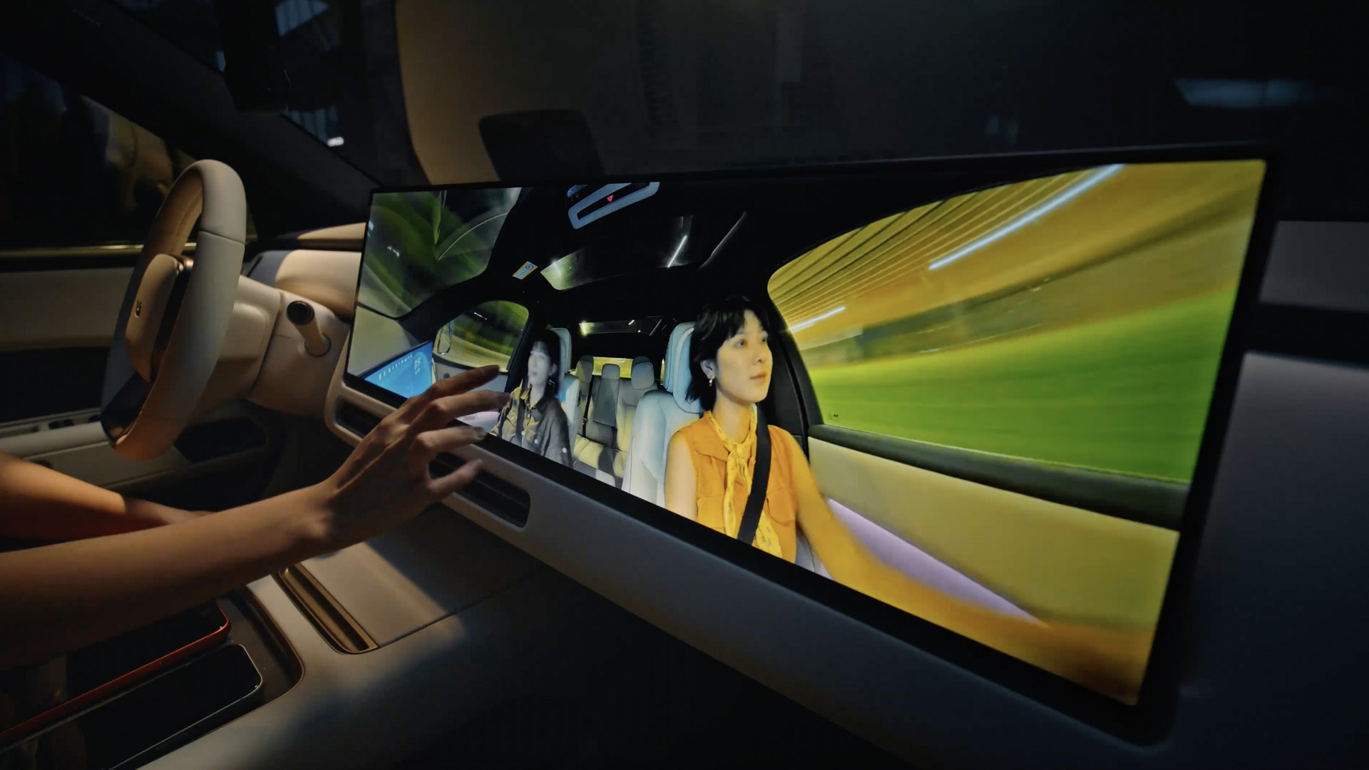 Display and Insta360 Display and Insta360 Li L6 2026